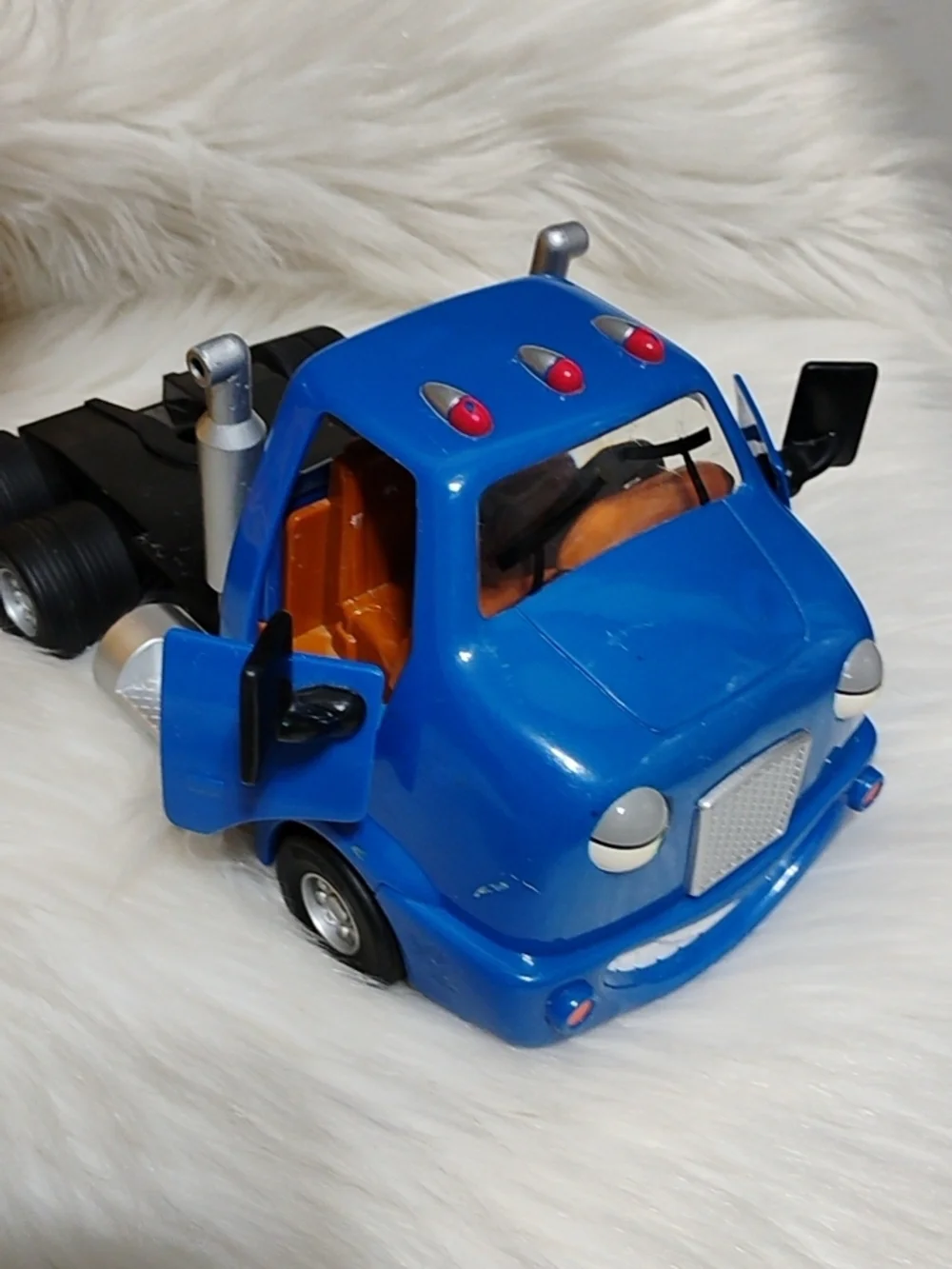 (BX87) Cary Carrier Chevron Cars 1998 Kids Car Transporter Toy Truck